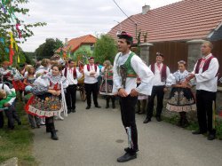 Název souboru=Hody_2013_067.JPG
Velikost souboru=285KB
Rozměry=1133x850
Datum přidání=08. Říjen 2013 Hody_2013_067.JPG