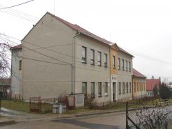 Název souboru=_old__skola_budova2.jpg
Velikost souboru=74KB
Rozměry=800x600
Datum přidání=31. Leden 2006 _old__skola_budova2.jpg