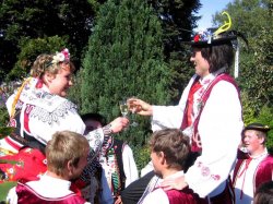 Název souboru=050918hody0001.jpg
Velikost souboru=120KB
Rozměry=800x600
Datum přidání=05. Únor 2006 050918hody0001.jpg