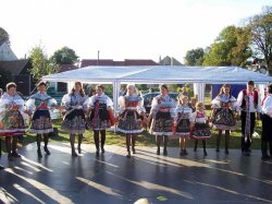 Název souboru=050918hody0010.jpg
Velikost souboru=117KB
Rozměry=898x674
Datum přidání=05. Únor 2006 050918hody0010.jpg