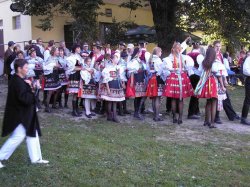 Název souboru=050918hody0011.jpg
Velikost souboru=127KB
Rozměry=817x613
Datum přidání=05. Únor 2006 050918hody0011.jpg