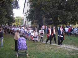 Název souboru=060916hody0021.JPG
Velikost souboru=95KB
Rozměry=512x384
Datum přidání=01. Říjen 2006 060916hody0021.JPG