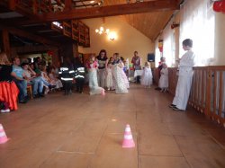 Název souboru=Maskarni_2015_75.JPG
Velikost souboru=137KB
Rozměry=600x450
Datum přidání=11. Květen 2015 Maskarni_2015_75.JPG