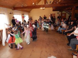 Název souboru=Maskarni_2015_78.JPG
Velikost souboru=155KB
Rozměry=600x450
Datum přidání=11. Květen 2015 Maskarni_2015_78.JPG